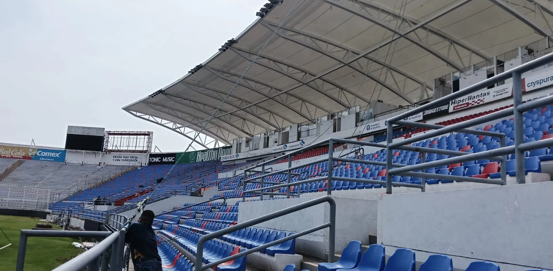 ESTADIO SERGIO LEON CHAVEZ CUBIERTAS